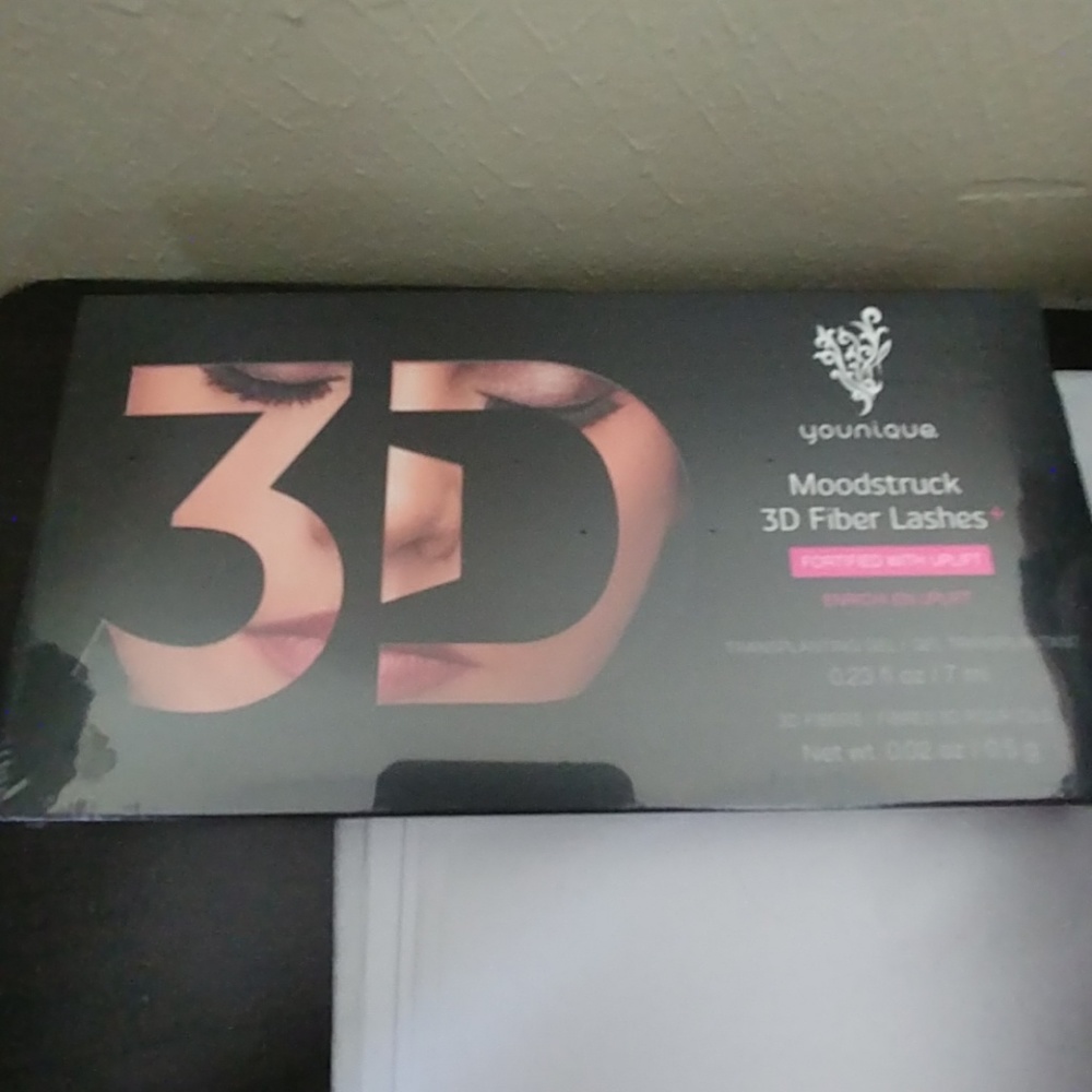 YOUNIQUE moodstruck 3D fiber lashes
